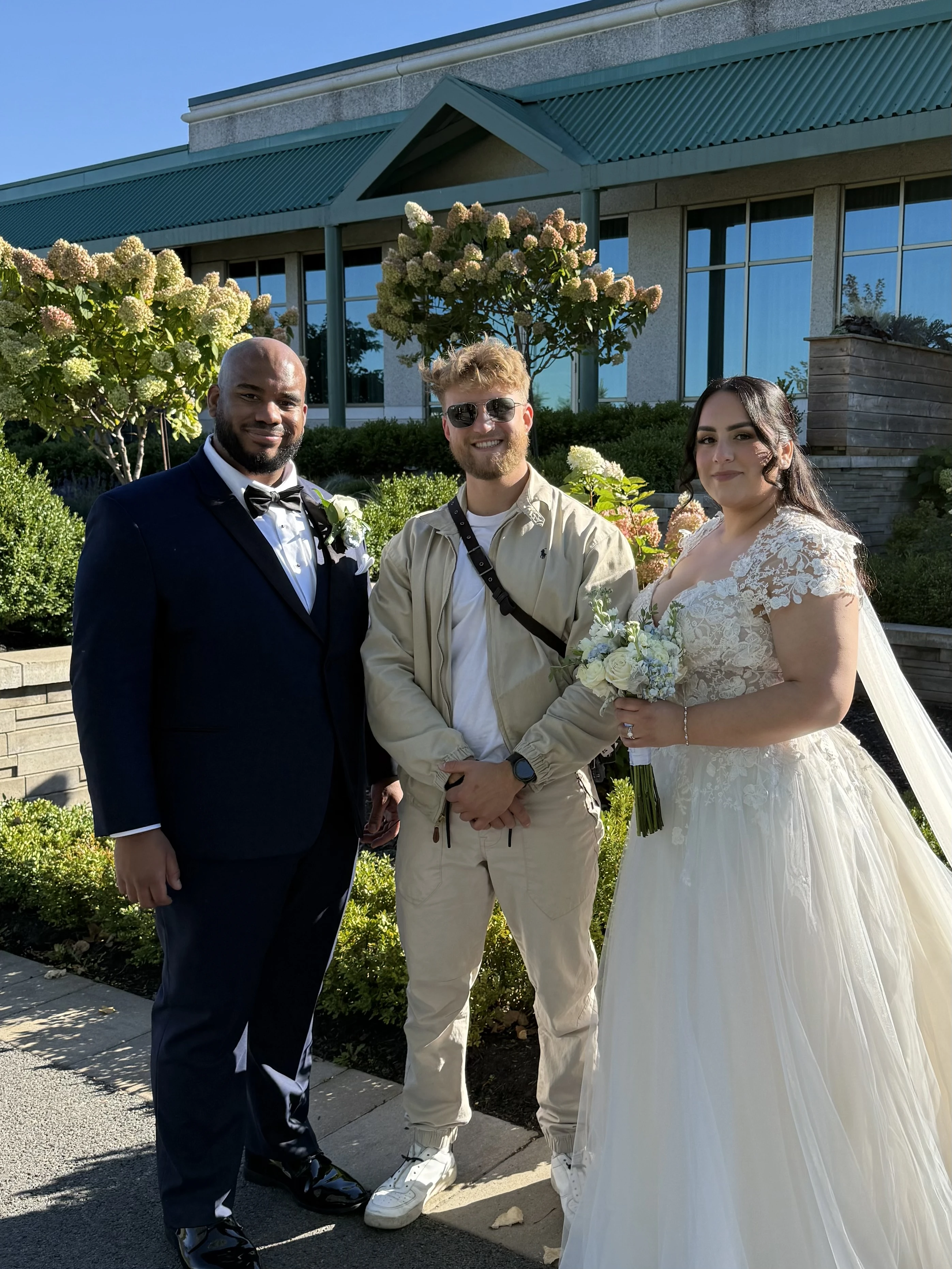 Electric violinist on stage at a Montreal wedding